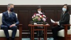 见英驻台新代表蔡英文盼洽签自贸协定(图)