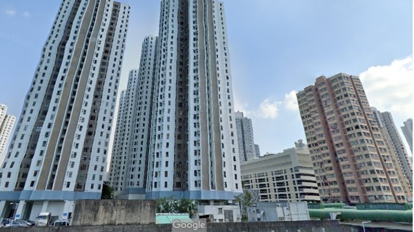 香港一位前男警員渉瞞報離婚，不合資格居住於荃灣綠楊新邨的警察已婚宿舍單位共15年，被控一項欺詐罪。資料照。