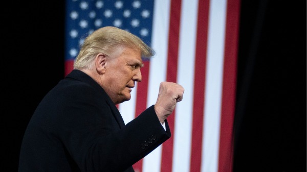 2020年12月5日，美國總統川普參加喬治亞州為兩位共和黨參議員助選的集會。（圖片來源：ANDREW CABALLERO-REYNOLDS/AFP via Getty Images）