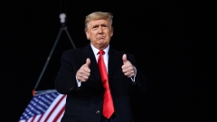 川普无意辞职民主党则继续推动弹劾川普(图)