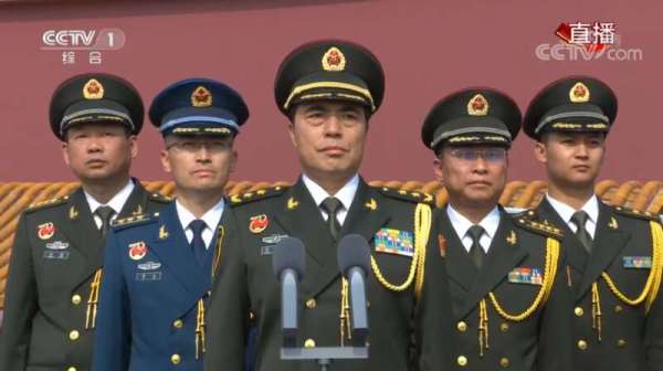 张旭东2012年晋升为少将军衔，2018年晋升为中将军衔，2020年晋升为上将军衔