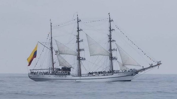 厄瓜多海軍帆船瓜亞斯號（Guayas）破獲了毒梟用來運毒之低矮型半潛艇（LPV），外界認為這是18世紀技術打敗了20世紀末的犯罪科技