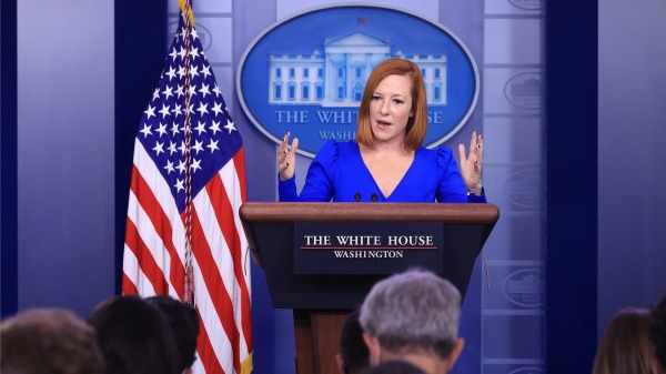 拜登（Biden）政府新闻秘书珍．普萨基（Jen Psaki）在白宫召开新闻发布会。