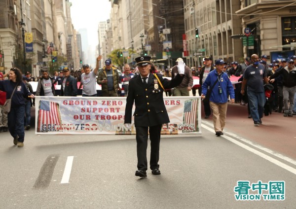 2021年11月11日，在紐約曼哈頓第五大道上舉行了紐約的第102屆老兵節遊行，這是美國最大規模的退伍軍人慶祝活動。