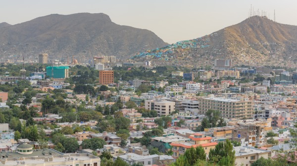 阿富汗首都喀布尔的房屋建筑和喀布尔山。