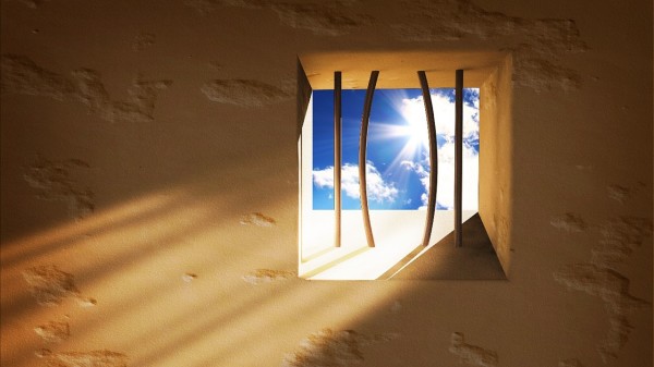 監獄窗戶 自由