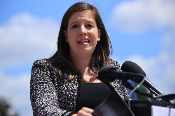 国会众议院共和党会议主席埃莉斯・斯特凡尼克（Elise Stefanik）是纽约州这个左派大本营里出类拔萃的共和党人。（图片来源：Chip Somodevilla/Getty Images）