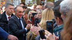 法国作家民调上升明年或与马克龙对决(图)