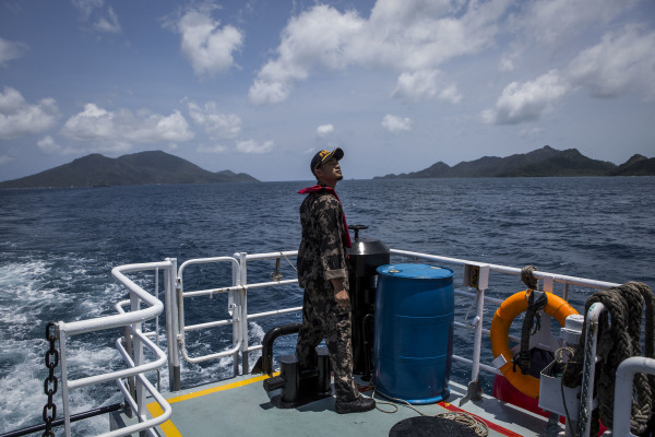 2016年8月16日，印尼船只在其專屬經濟區（EEZ）進行安全巡邏，該區域與中國的九段線重疊。