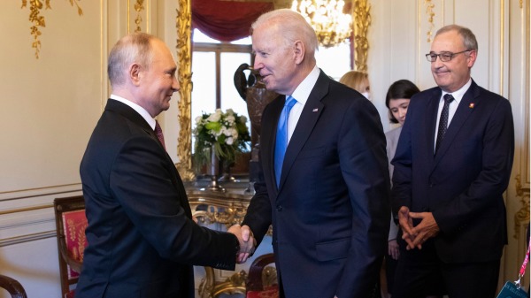 2021年6月16日，美国总统拜登与俄罗斯总统普京在瑞士举行美俄峰会。（图片来源：Peter Klaunzer - Pool/Keystone via Getty Images）