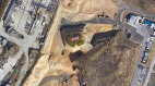 谷歌地图现神秘钉子户周围挖空变孤岛(图)