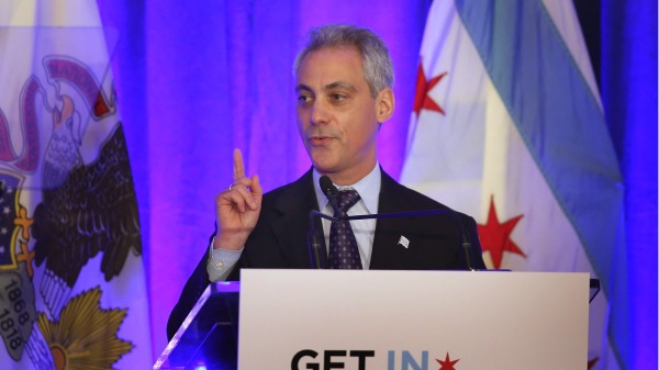 2013年4月10日，時任芝加哥市長在一個活動上發言。（圖片來源：Scott Olson/Getty Images）(