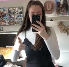 加拿大女生內衣外穿被校方請離民眾熱議(圖)