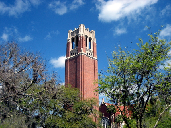 佛罗里达大学的标志性建筑－世纪塔。
