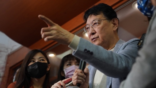 资深媒体人赵少康8日宣布将争取国民党2024总统大选提名初选。