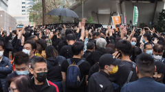 【图片新闻】47民主派提堂法院外再现示威人潮(组图)