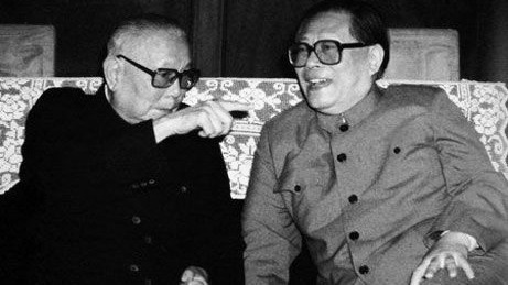 類似買蛋糕為李先念（左）二奶過生日的付出使江澤民（右）後來替代趙紫陽成為中共中央總書記。