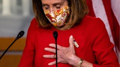 佩洛西：弗洛伊德“为正义牺牲生命”(图)