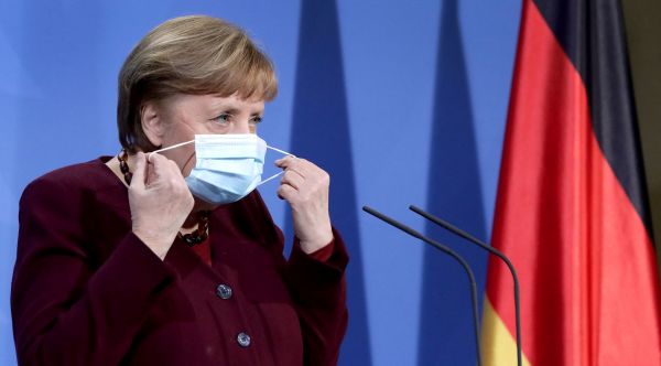 2021年3月19日，德國總理默克爾在柏林總理府的新聞發布會脫下口罩。