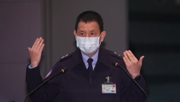 国防部空军司令部参谋长黄志伟中将22日对外说明搜救情形，并称空军已下达“天安特检”命令。