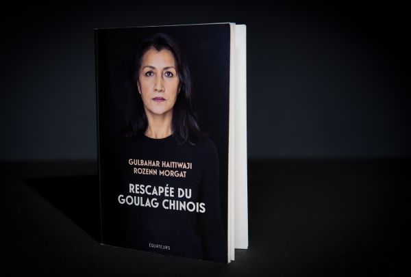 海蒂瓦吉將她如何被騙回新疆，被關入「再教育營」的創傷經歷寫成法文版的「中國古拉格倖存者」。