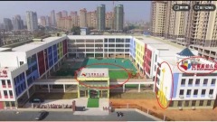 又是红黄蓝男幼师让男童闻脚点燃网友怒火(组图)