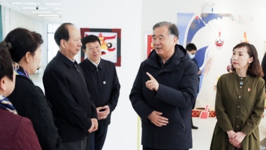 中共政协主席汪洋4月12日至14在内蒙古调研，称要加快普及汉语（图片来源：网络）