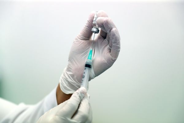 中國COVID19國產疫苗負面消息不斷傳出。