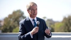 英政客怒斥紐西蘭出賣靈魂給中共(圖)