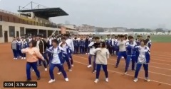 大陸中小學開跳「忠字舞」文革重現(圖)