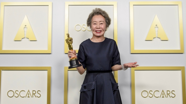 73歲韓國韓國國寶級女演員尹汝貞（Yuh-jung Youn）以“夢想之地”（Minari）獲頒最佳女配角獎