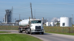 油道遭劫恐引油价上升美国宣布紧急状态(图)