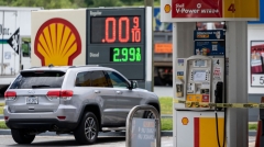 1000多個加油站沒油油價漲到3美元(圖)