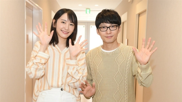 日本歌手星野源今天在Instagram宣布與演員新垣結衣結婚，兩人因在電視劇「月薪嬌妻」中飾演男女主角而結緣。