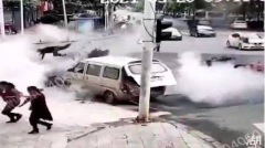 武汉路面突爆炸路人炸飞画面曝光(视频图)