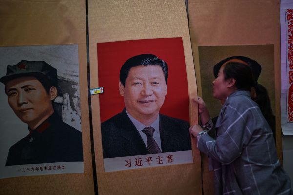 习近平于5月31日主持中共中央政治局集体学习时表示，中国要努力塑造“可信、可爱、可敬”的形象。