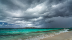 粉红沙滩的魅力独守孤岛29年(图)