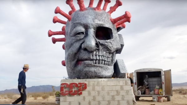 國際雕塑大師陳維明介紹南加州自由雕塑公園的「中共病毒」雕像