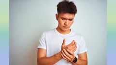 小病痛不急着吃药按摩刮手指助治病养生(组图)
