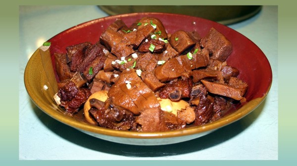 鲁菜的代表菜——面筋红烧排骨