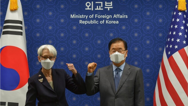 2021年7月22日，美国副国务卿在首尔会晤韩国外长（图片来源：Song Kyung-Seok - Pool/Getty Images）