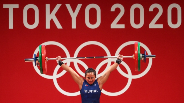 菲律宾女子举重选手狄亚兹（Hidilyn Diaz）夺下女子举重55公斤级金牌，创下菲律宾历史上首枚奥运金牌