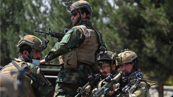 2021年8月29日，塔利班士兵在巡邏。（圖片來源：AAMIR QURESHI/AFP via Getty Images）
