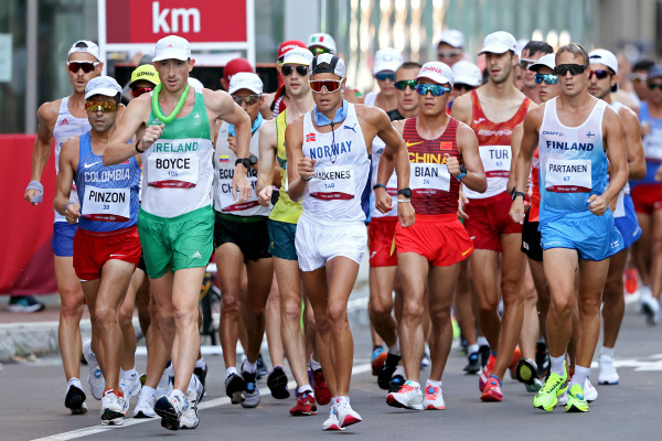 2021年8月6日，日本2020東京奧運會，男子50公里競爭比賽進行途中。