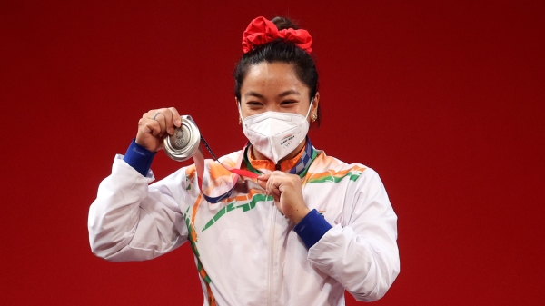 印度女子舉重選手查努（Mirabai Chanu）在49公斤級奪銀