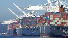 美国港口集装箱船排长龙消费寒冬或来临(图)