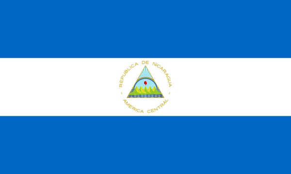 加拉瓜国旗，该国是位于中美洲的一个国家，为中美地峡面积最大的国家。国旗中的彩虹有使用紫色。