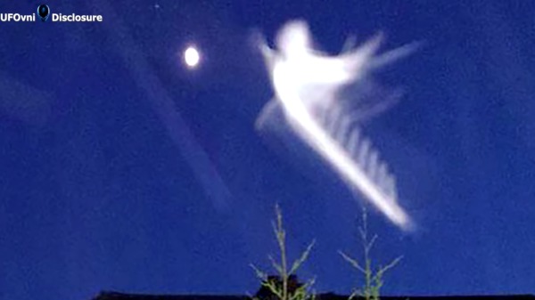 7天使在宇宙中“漫步”(16:9)